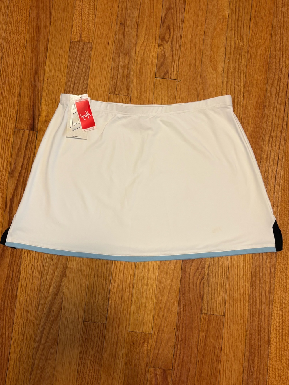 Tail Women’s XL White Golf Tennis Skort Blue Black Trim NWT